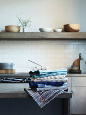 Bundle of nice Kitchen Towels - household items - by owner